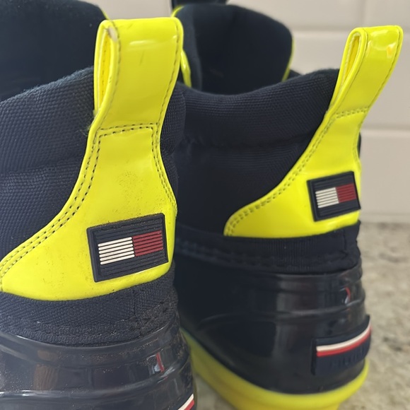 Tommy Hilfiger women’s duck boots - Picture 4 of 7